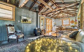 The Shearing Shed - Boutique Farm Stay